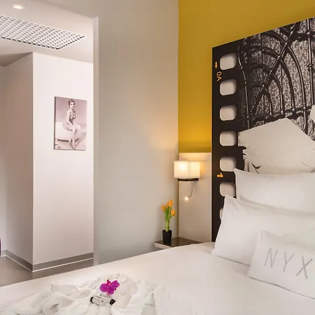 Nyx By Leonardo Milán