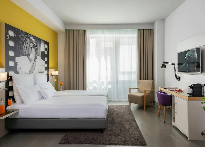 Nyx By Leonardo ميلان